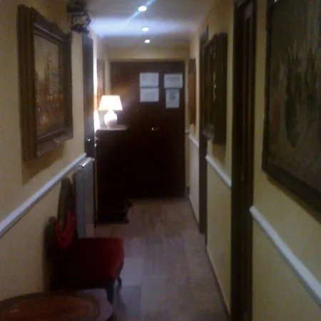 Pitagora House Alojamento de Acomodação e Pequeno-almoço 3*