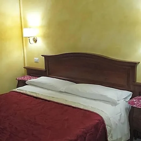 Pitagora House روما