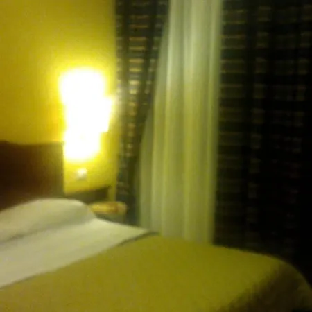 Pitagora House 3* روما
