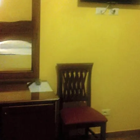Pitagora House 3*